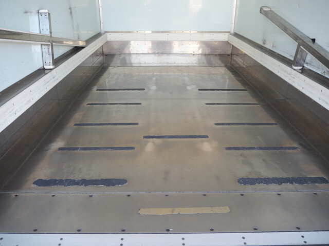 日野デュトロアルミバン小型（2t・3t）[写真17]