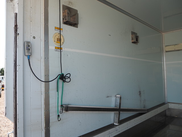 日野デュトロアルミバン小型（2t・3t）[写真19]