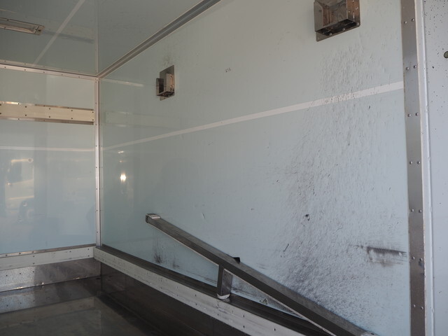 日野デュトロアルミバン小型（2t・3t）[写真20]