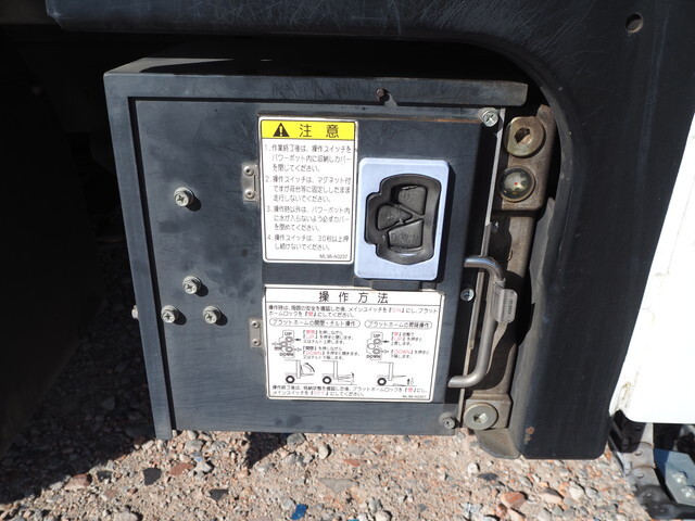 日野デュトロアルミバン小型（2t・3t）[写真22]