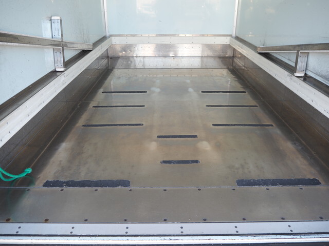 日野デュトロアルミバン小型（2t・3t）[写真17]