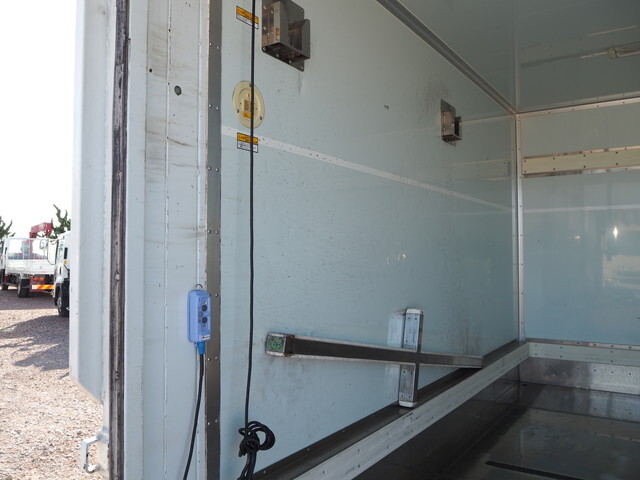 日野デュトロアルミバン小型（2t・3t）[写真19]