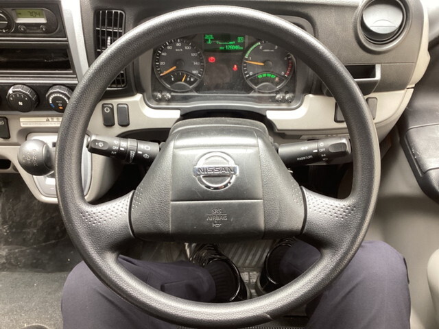 日産アトラスアルミバン小型（2t・3t）[写真32]