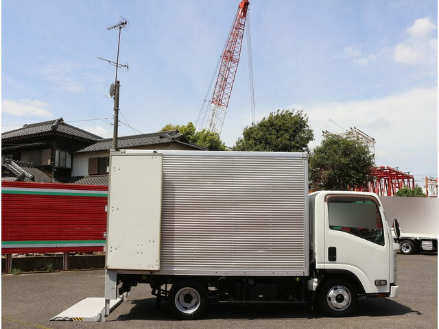 いすゞエルフアルミバン小型（2t・3t）[写真11]