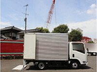 いすゞエルフアルミバン小型（2t・3t）[写真12]