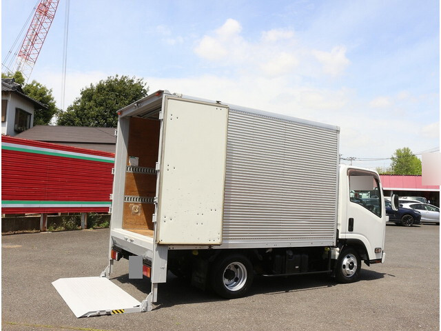 いすゞエルフアルミバン小型（2t・3t）[写真12]