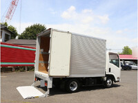 いすゞエルフアルミバン小型（2t・3t）[写真13]