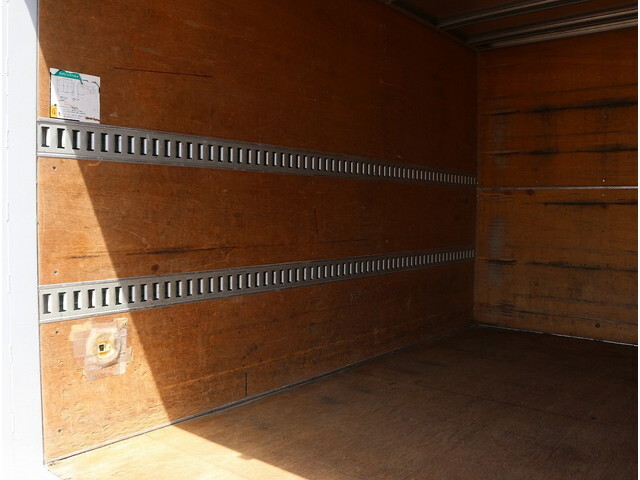 いすゞエルフアルミバン小型（2t・3t）[写真15]