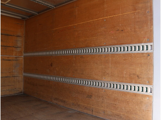 いすゞエルフアルミバン小型（2t・3t）[写真16]