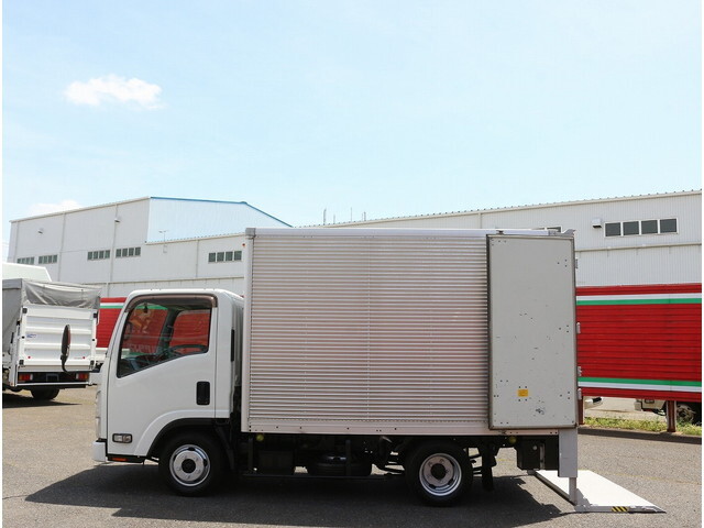 いすゞエルフアルミバン小型（2t・3t）[写真18]