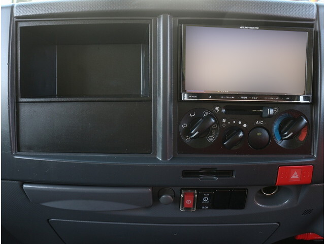 いすゞエルフアルミバン小型（2t・3t）[写真30]