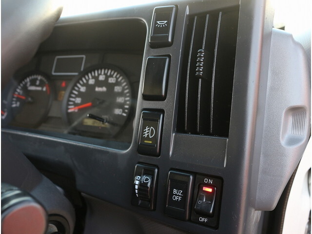 いすゞエルフアルミバン小型（2t・3t）[写真32]