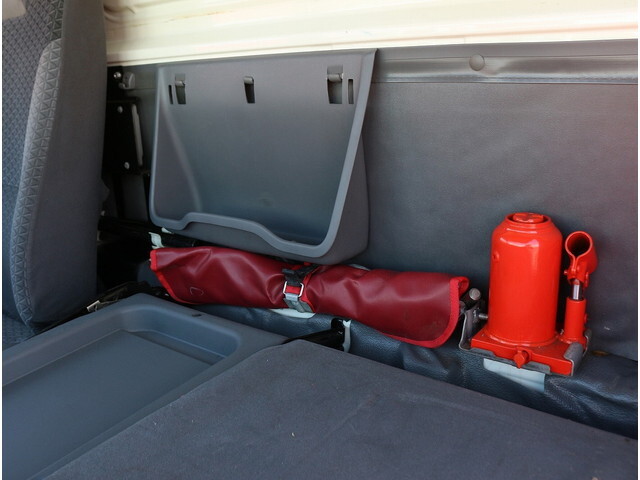 いすゞエルフアルミバン小型（2t・3t）[写真36]