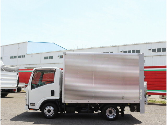 いすゞエルフアルミバン小型（2t・3t）[写真07]