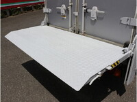 いすゞエルフアルミバン小型（2t・3t）[写真10]