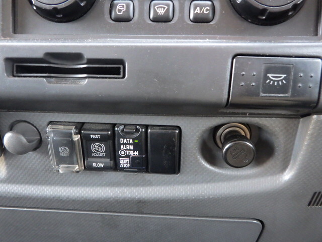 いすゞフォワード冷凍車（冷蔵車）中型（4t）[写真21]