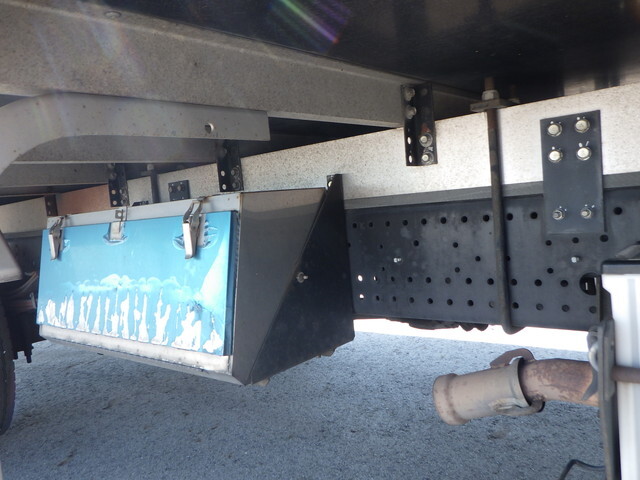 いすゞフォワード冷凍車（冷蔵車）中型（4t）[写真28]