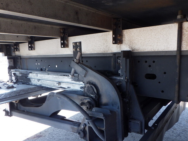 いすゞフォワード冷凍車（冷蔵車）中型（4t）[写真30]