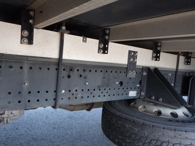 いすゞフォワード冷凍車（冷蔵車）中型（4t）[写真32]