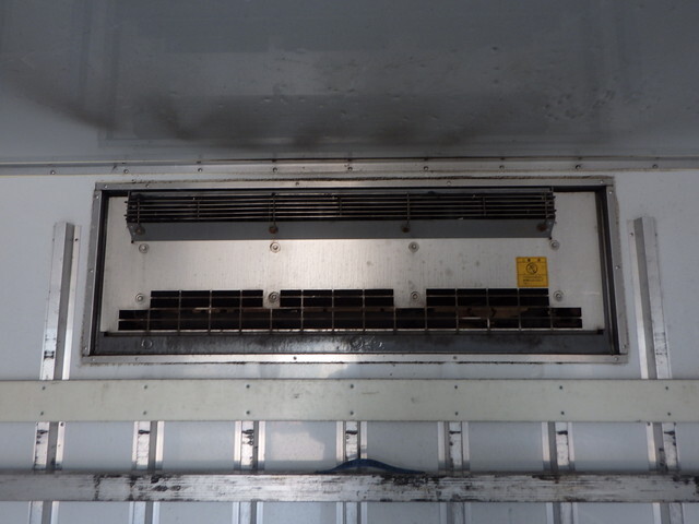 いすゞフォワード冷凍車（冷蔵車）中型（4t）[写真09]