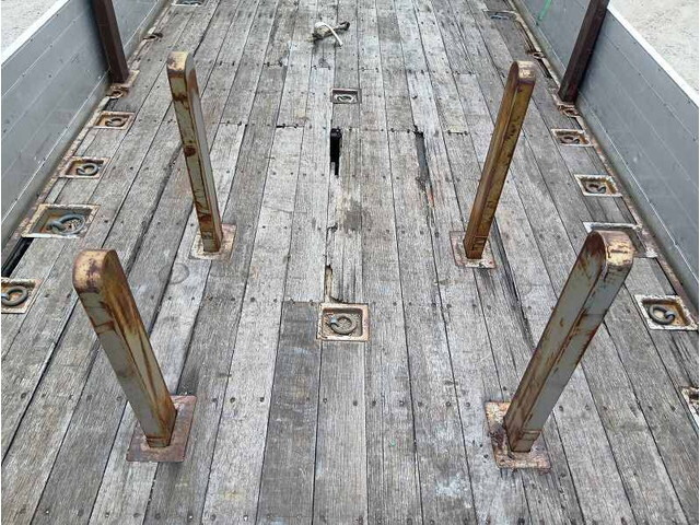 三菱ふそうスーパーグレート平ボディ大型（10t）[写真16]