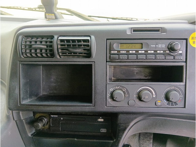 三菱ふそうスーパーグレート平ボディ大型（10t）[写真20]