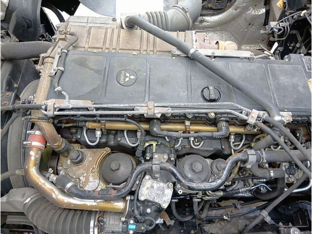 三菱ふそうスーパーグレート平ボディ大型（10t）[写真30]