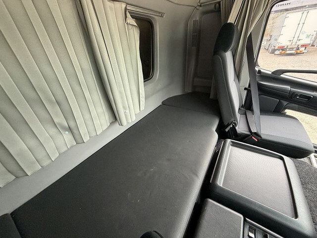 日野プロフィアアルミウイング大型（10t）[写真37]