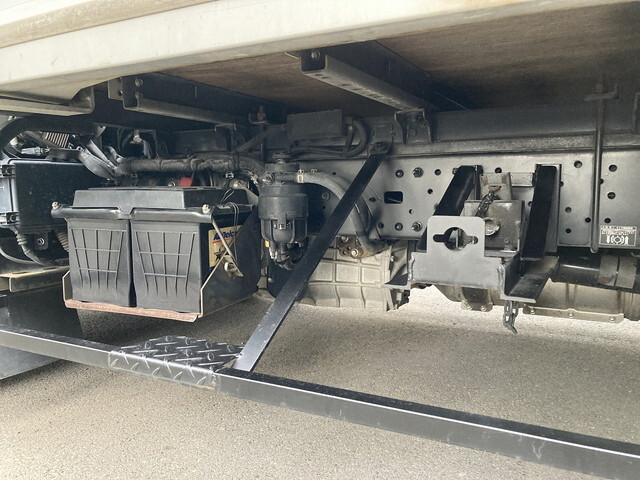 トヨタトヨエースアルミバン小型（2t・3t）[写真10]