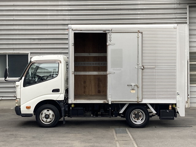 トヨタトヨエースアルミバン小型（2t・3t）[写真03]