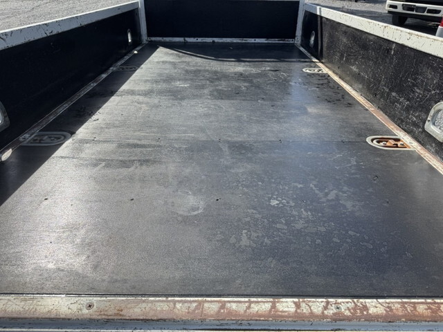 いすゞエルフ平ボディ小型（2t・3t）[写真10]