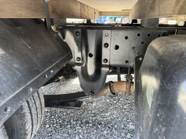 いすゞエルフ平ボディ小型（2t・3t）[写真13]