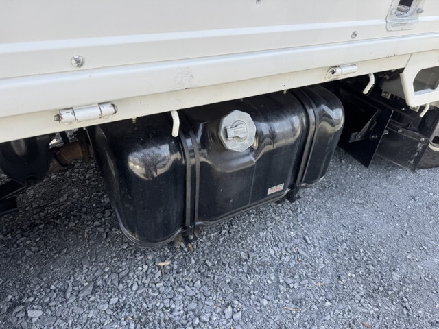 いすゞエルフ平ボディ小型（2t・3t）[写真16]