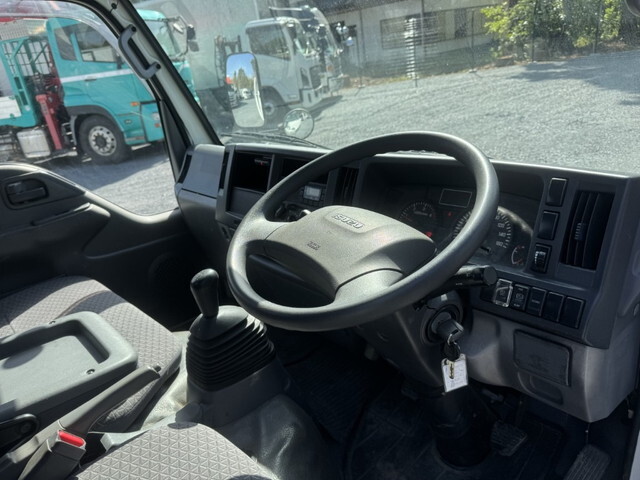 いすゞエルフ平ボディ小型（2t・3t）[写真19]