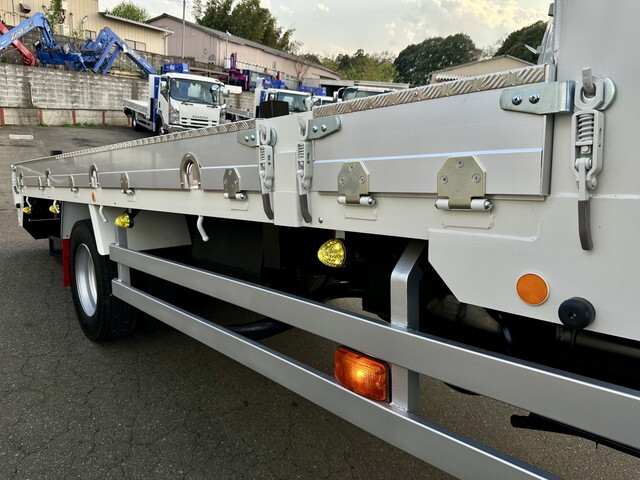 三菱ふそうファイターセルフクレーン3段増トン（6t・8t）[写真10]