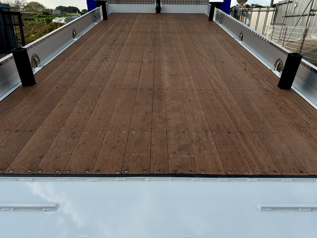 三菱ふそうファイターセルフクレーン3段増トン（6t・8t）[写真15]