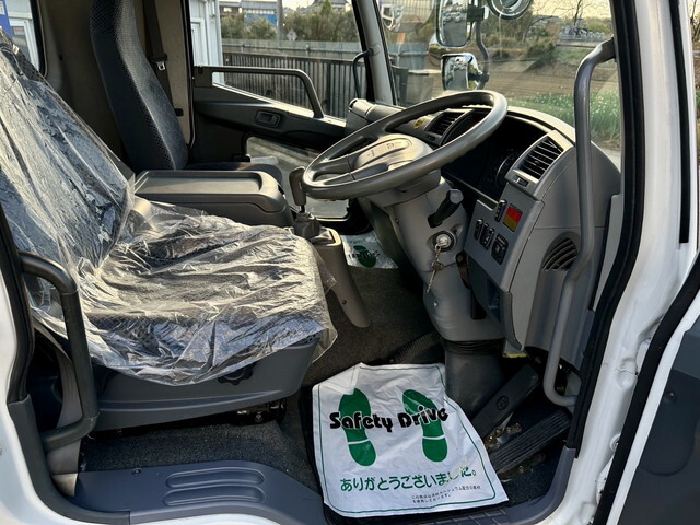 三菱ふそうファイターセルフクレーン3段増トン（6t・8t）[写真29]