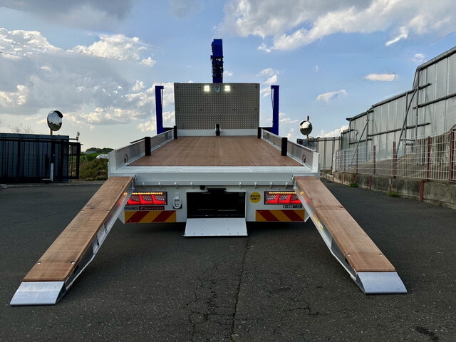 三菱ふそうファイターセルフクレーン3段増トン（6t・8t）[写真04]