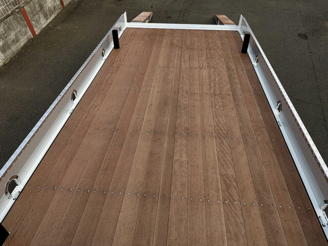 三菱ふそうファイターセルフクレーン3段増トン（6t・8t）[写真07]