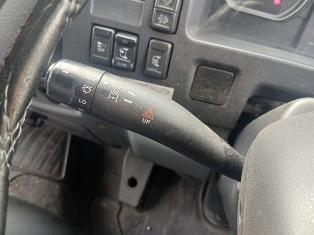 いすゞフォワード冷凍車（冷蔵車）中型（4t）[写真20]