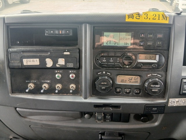 いすゞフォワード冷凍車（冷蔵車）中型（4t）[写真21]