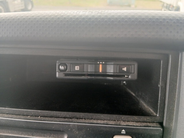 いすゞフォワード冷凍車（冷蔵車）中型（4t）[写真27]