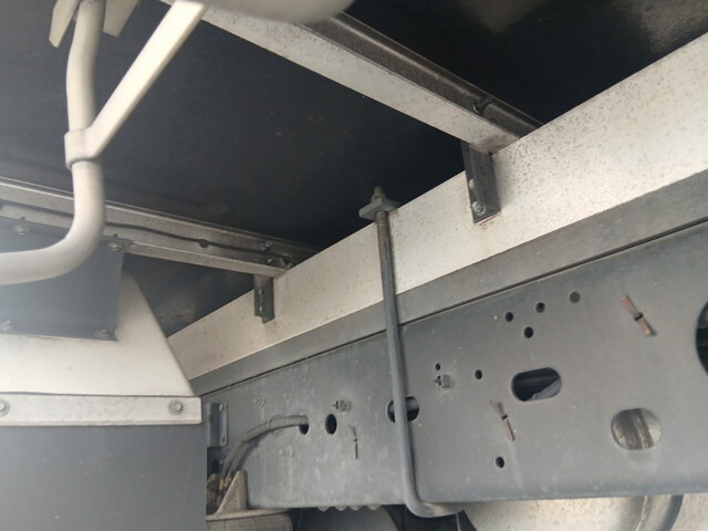 いすゞフォワード冷凍車（冷蔵車）中型（4t）[写真35]