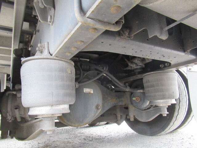 いすゞギガアルミウイング大型（10t）[写真22]