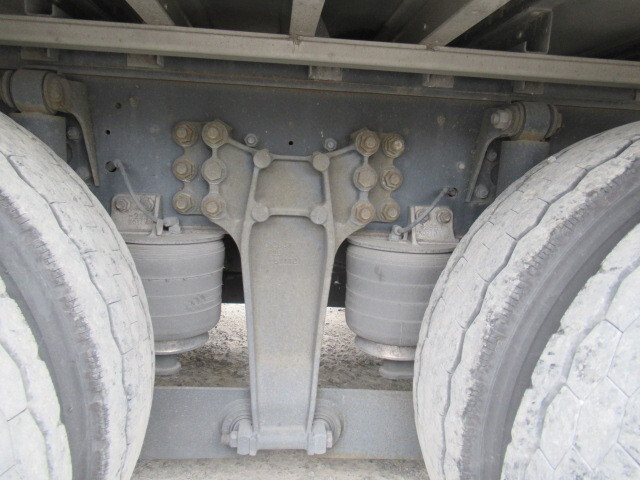 いすゞギガアルミウイング大型（10t）[写真23]