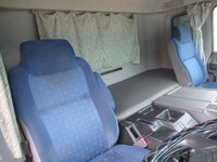 いすゞギガアルミウイング大型（10t）[写真30]