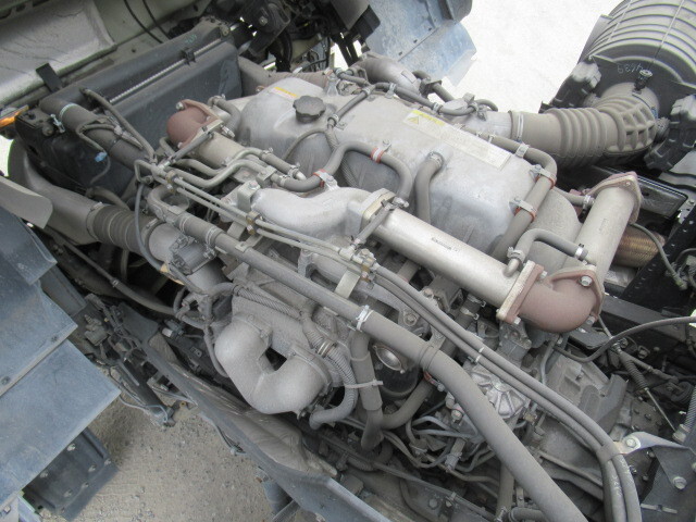 いすゞギガアルミウイング大型（10t）[写真38]