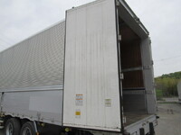 いすゞギガアルミウイング大型（10t）[写真09]