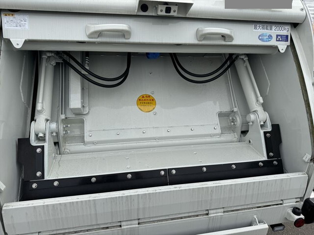 トヨタダイナパッカー車（塵芥車）小型（2t・3t）[写真05]