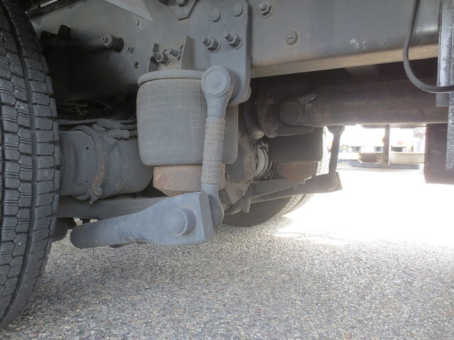 UDトラックスクオンアルミウイング大型（10t）[写真14]